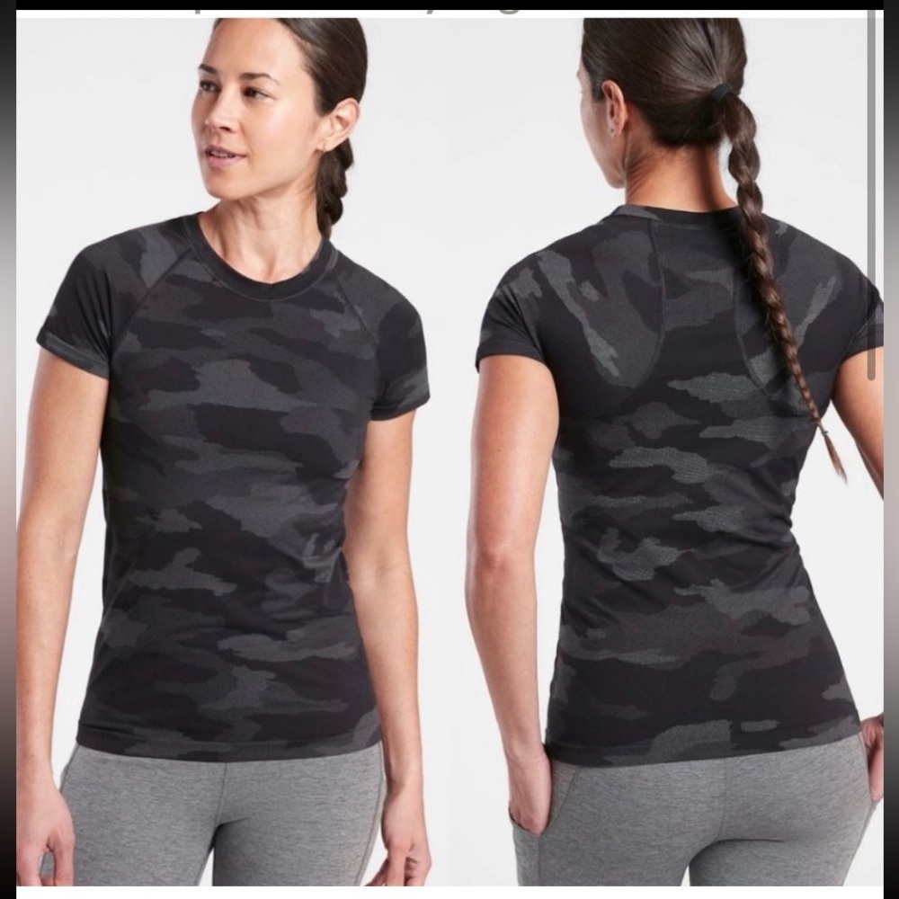 NWT Athleta momentum camo tee